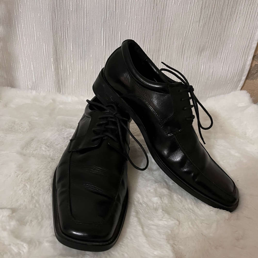 Steve Madden Shoes Steve Madden
Black Dress Shoe Size 7.5